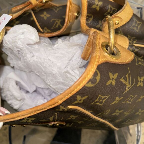 Louis Vuitton Galliera GM Monogram Shoulder Bag - Picture 7 of 11